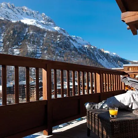 Ξενοδοχείο Le Savoie 5*